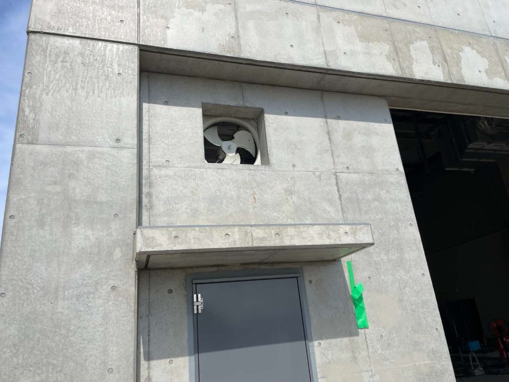 寝屋川市で公共施設の【重量物取り付け】
